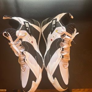 Adidas dame 7 damenosis